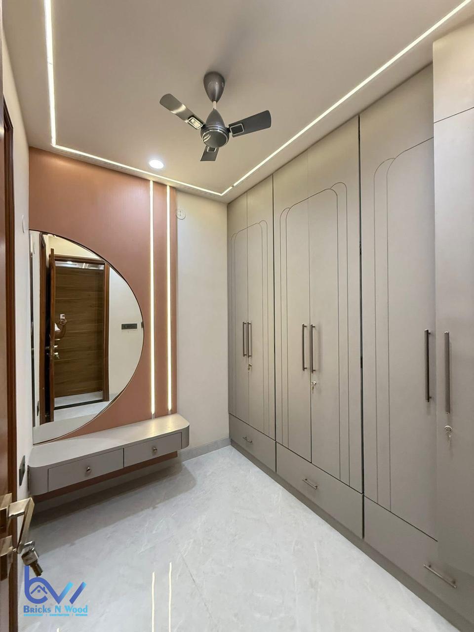 Walk-in Wardrobe